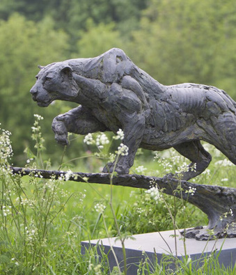 Huffington Post shows picture of life size leopard sculpture