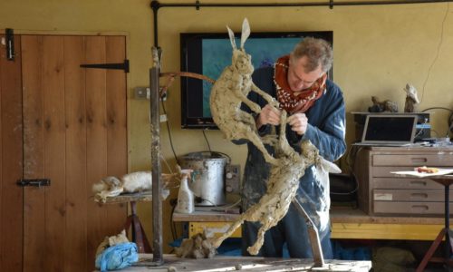 Making boxing hare sculptures