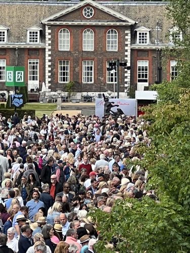 crowds at Chelsea Flower Show