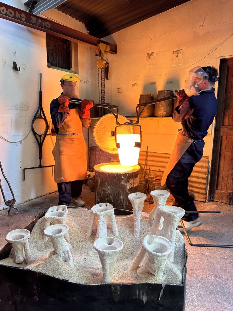 Lockbund Foundry working on sculptures