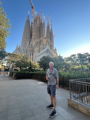 Hamish in front of Sagrada