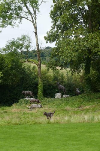 life size wolf sculptures