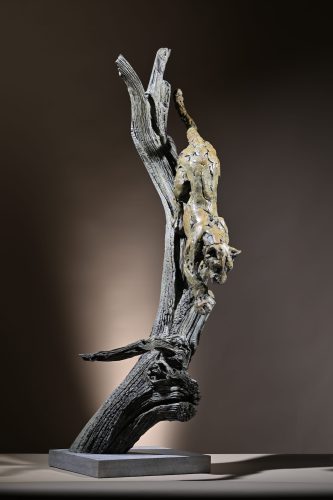 leopard sculpture